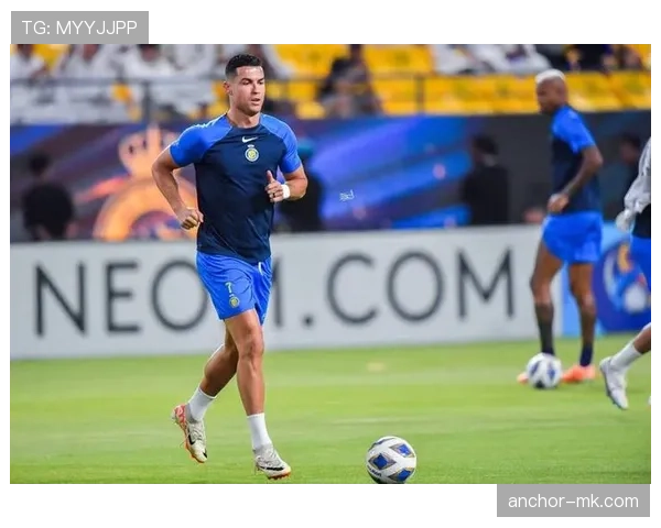 瓦拉内技术全面闪耀赛场，助球队斩获新赛季关键胜利