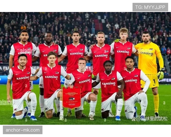 足球新星评选揭晓：年轻天才表现稳健，引发足坛热议