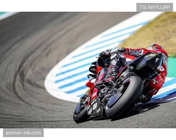 萨卡 vs 马赫雷斯:边路技术风格与进攻参与度差异