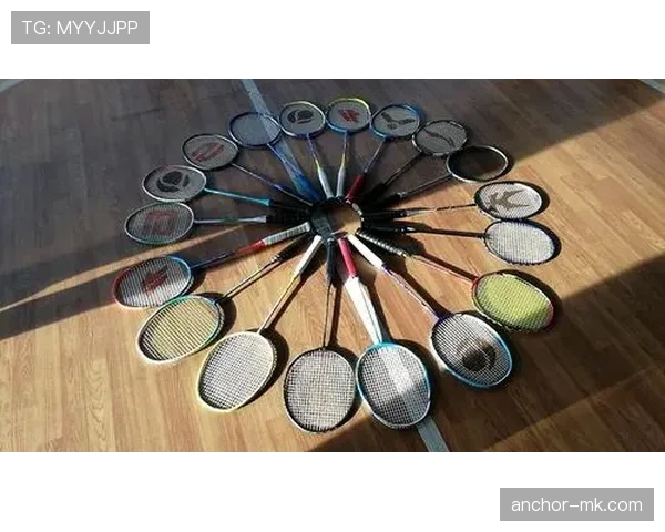 规则拆解型：足球比赛中交换场地的条件和时机是什么？