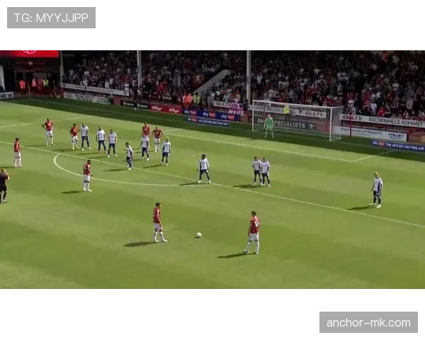 阻挡门将视线算犯规吗？任意球人墙新规解读